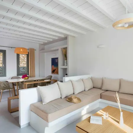 Phos Tinos Agios Romanos