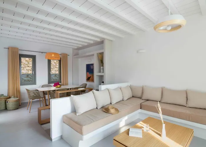 Phos Tinos Agios Romanos