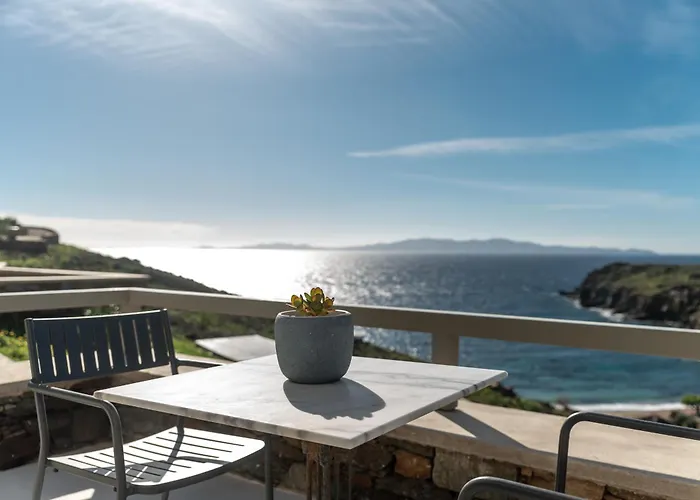 فيلة Phos Tinos Agios Romanos