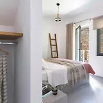 Phos Tinos Agios Romanos
