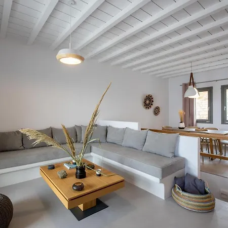 Phos Tinos Άγιος Ρομανός