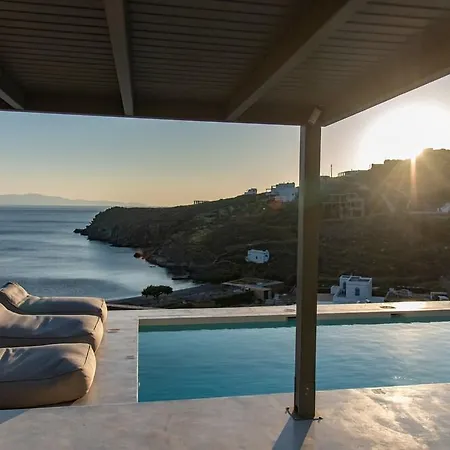 Phos Tinos *