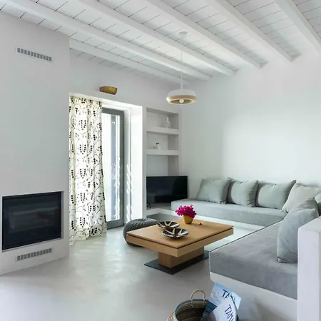 Phos Tinos Vila