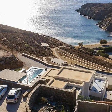 Phos Tinos Villa *