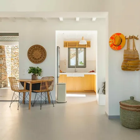 Phos Tinos * Άγιος Ρομανός