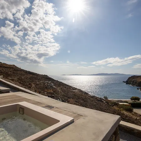 Phos Tinos Villa *
