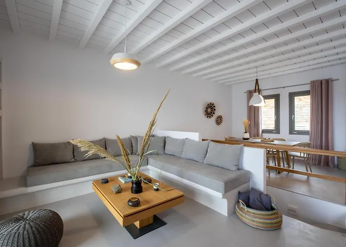 Phos Tinos Agios Romanos