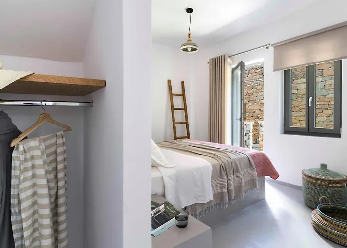 Phos Tinos Agios Romanos